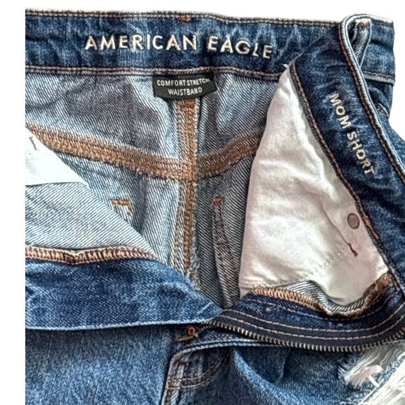 American Eagle Comfort Stretch Waistband‎ Mom Short Destroyed Denim Size 6 - Picture 4 of 9